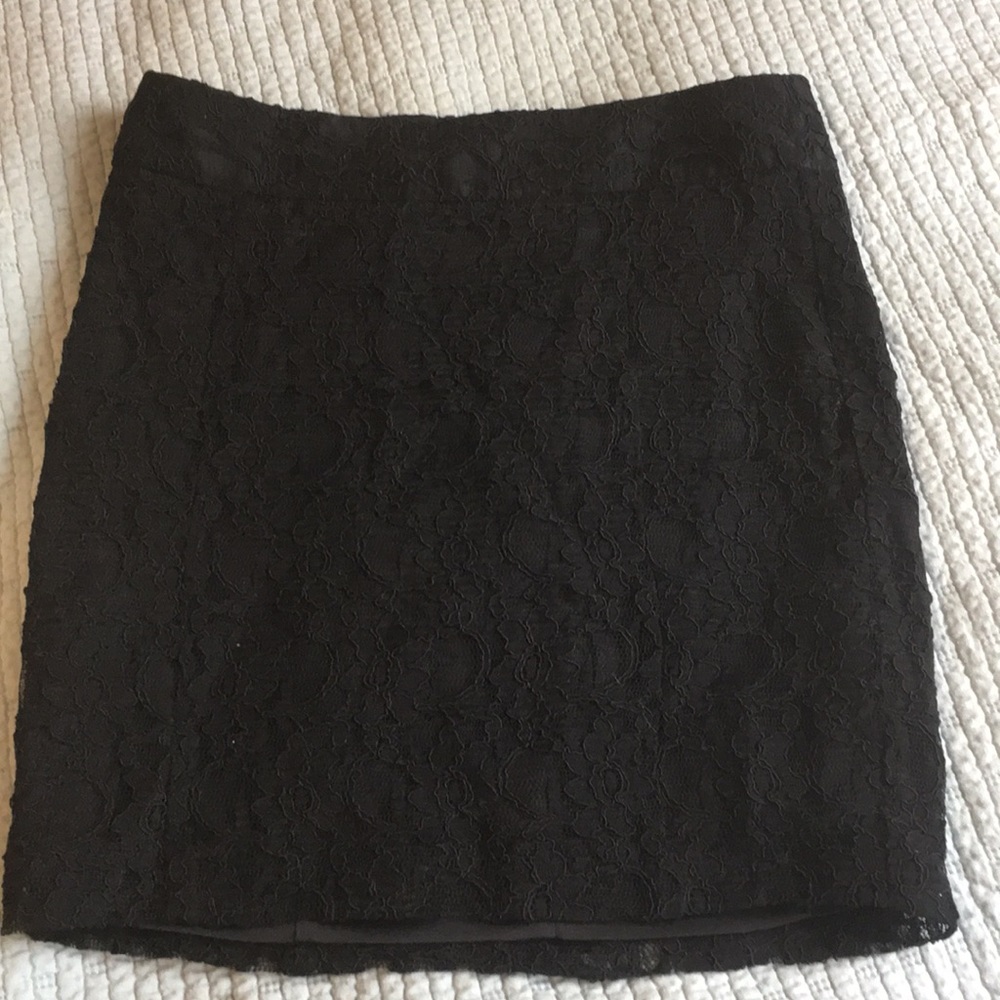 Express lace fitted skirt